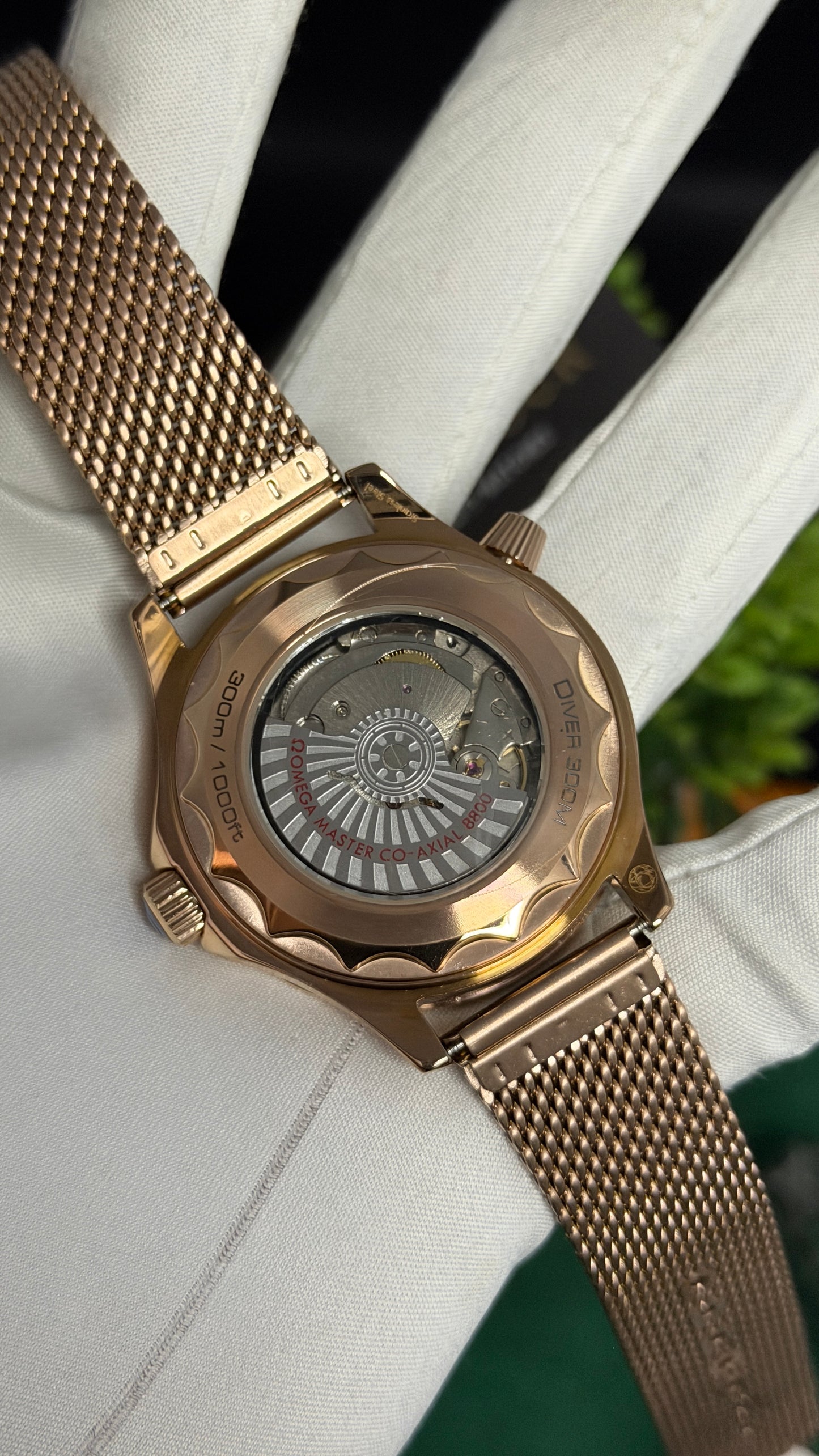 Rose Gold with Black Dial (M NO:136)