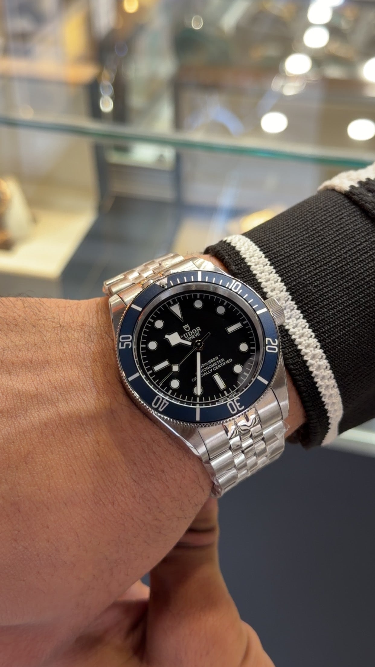 Silver with Black dialš„
