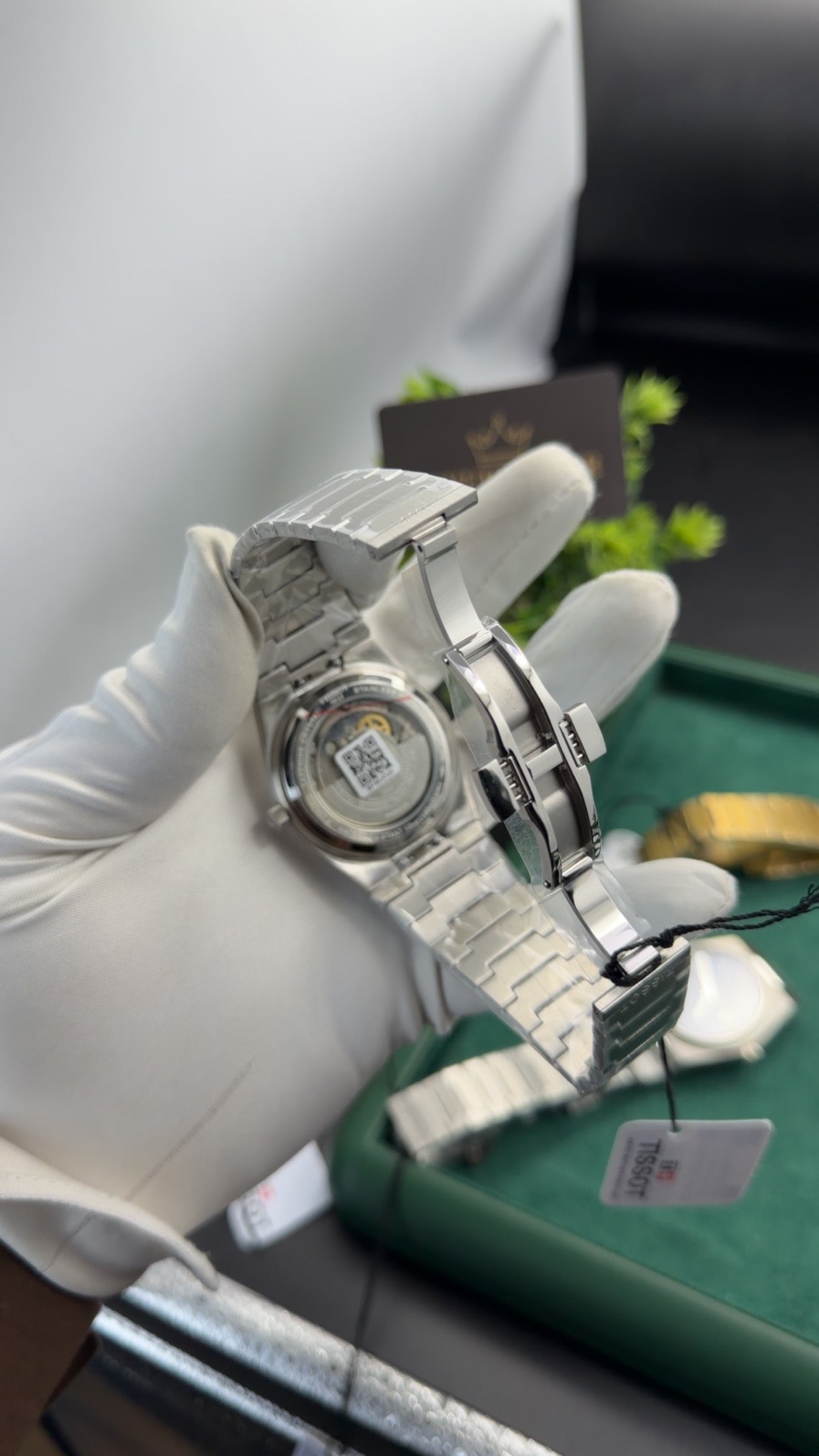 Silver with White dialš„