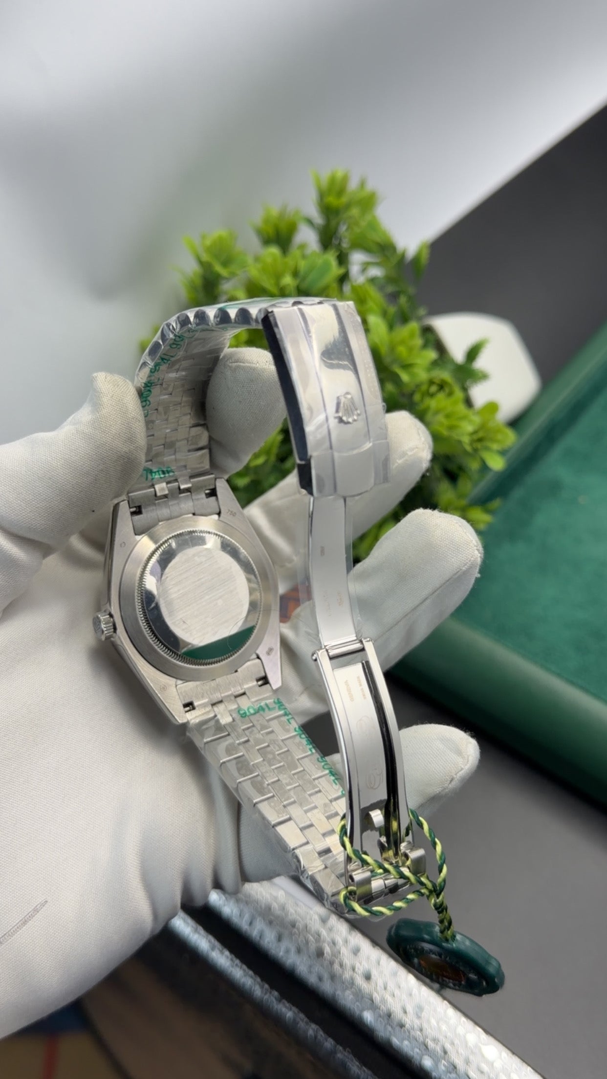 Silver with green dial 🔥