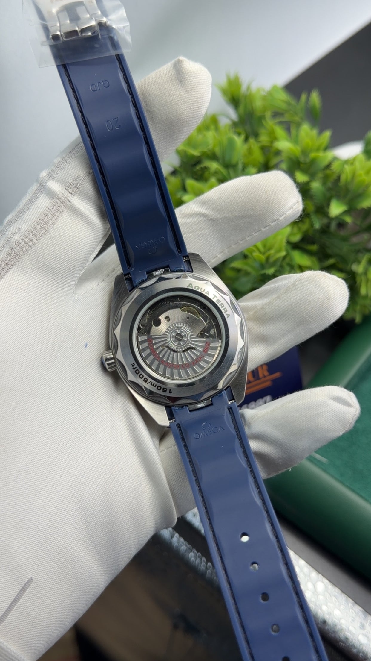 Silver with white dial🔥