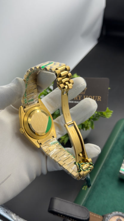 Yellow Gold with black dial🔥