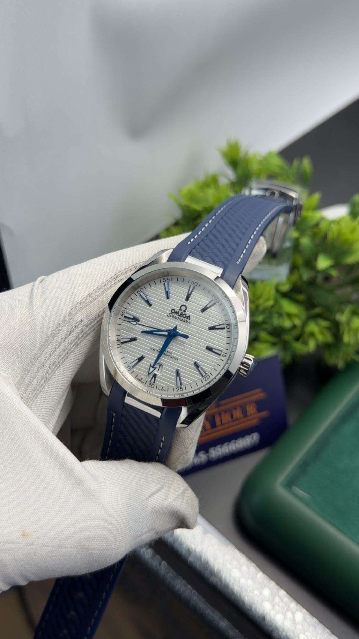 Silver with white dial🔥