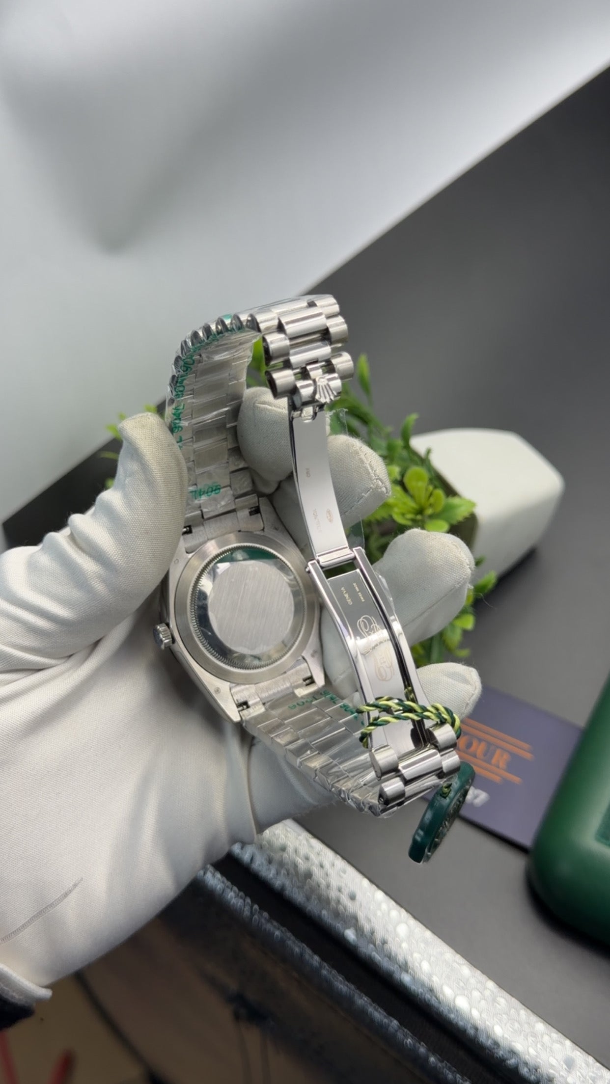 Silver with black dial🔥