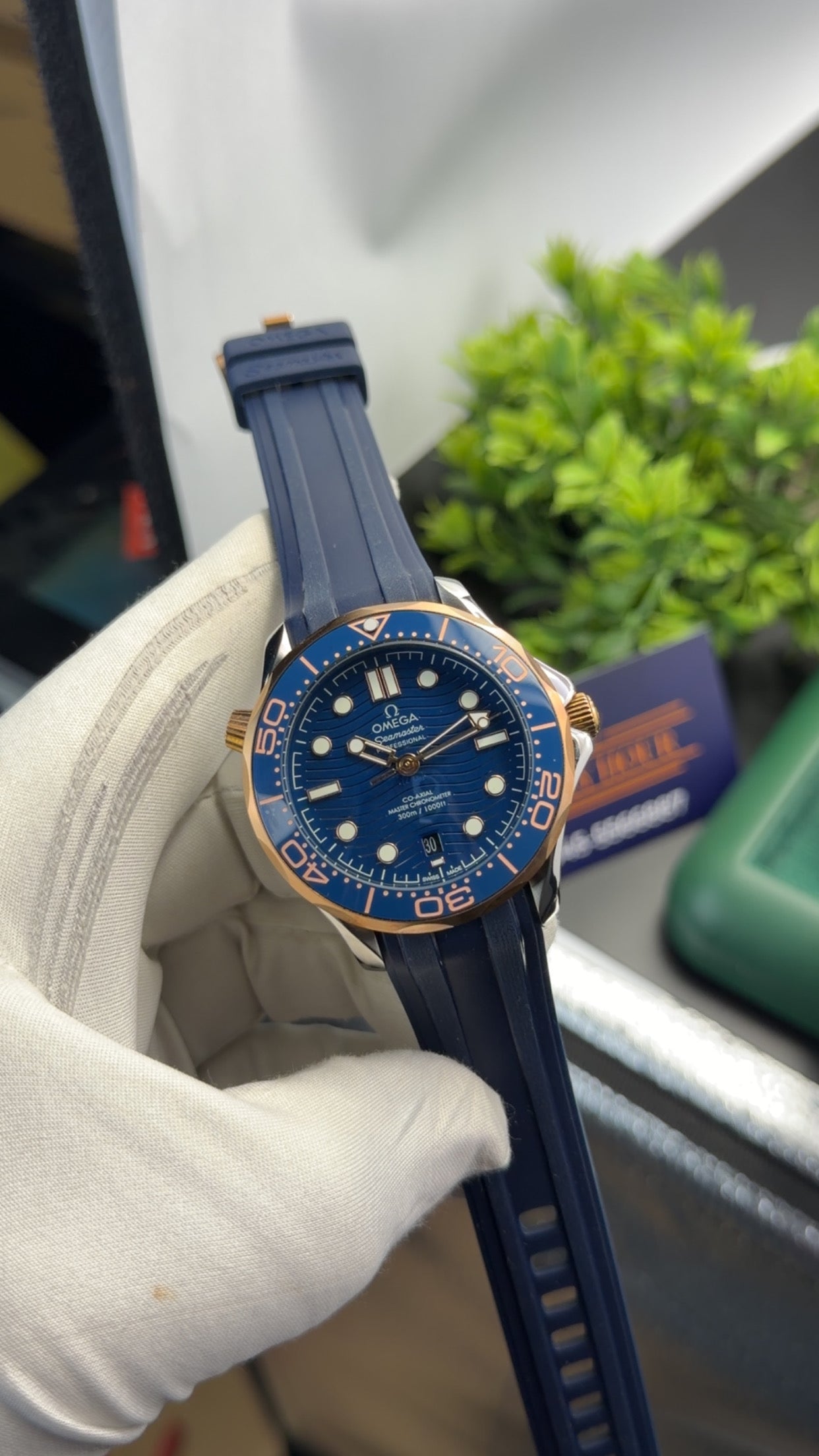 Silver with blue dial🔥