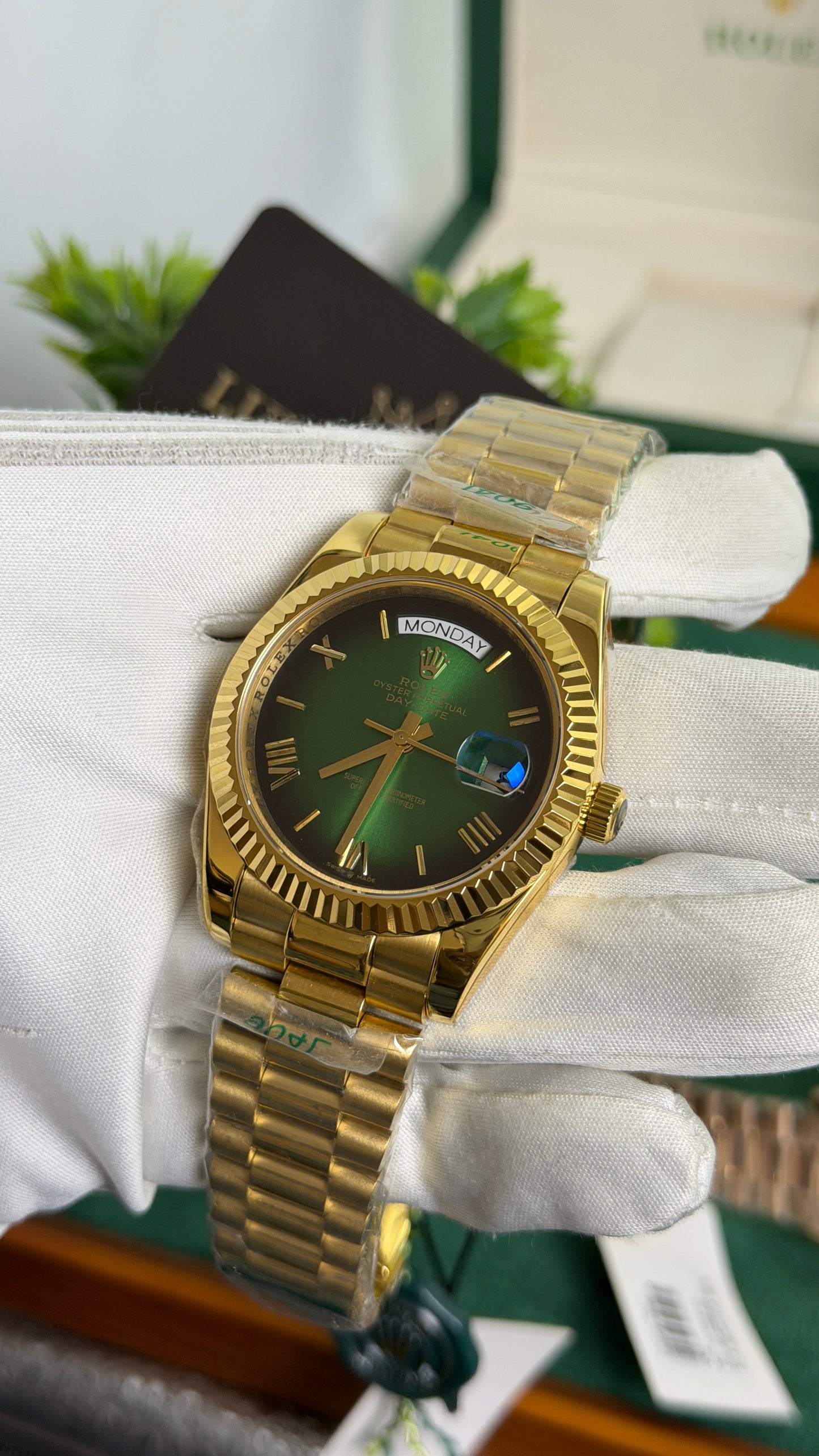 Yellow Gold with Green Dial🔥