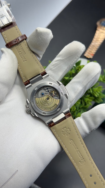 Silver with white dial🔥