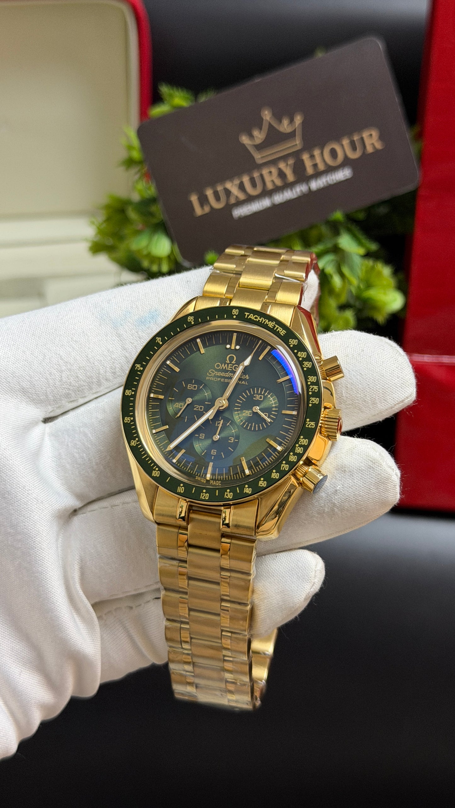 Yellow Gold with Olive Green Dial.