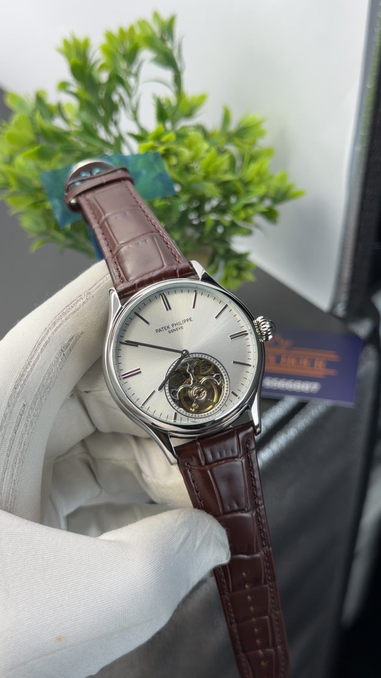 Silver with white dial🔥