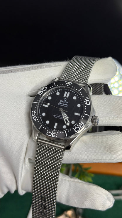 Silver with Black Dial (M NO:136)