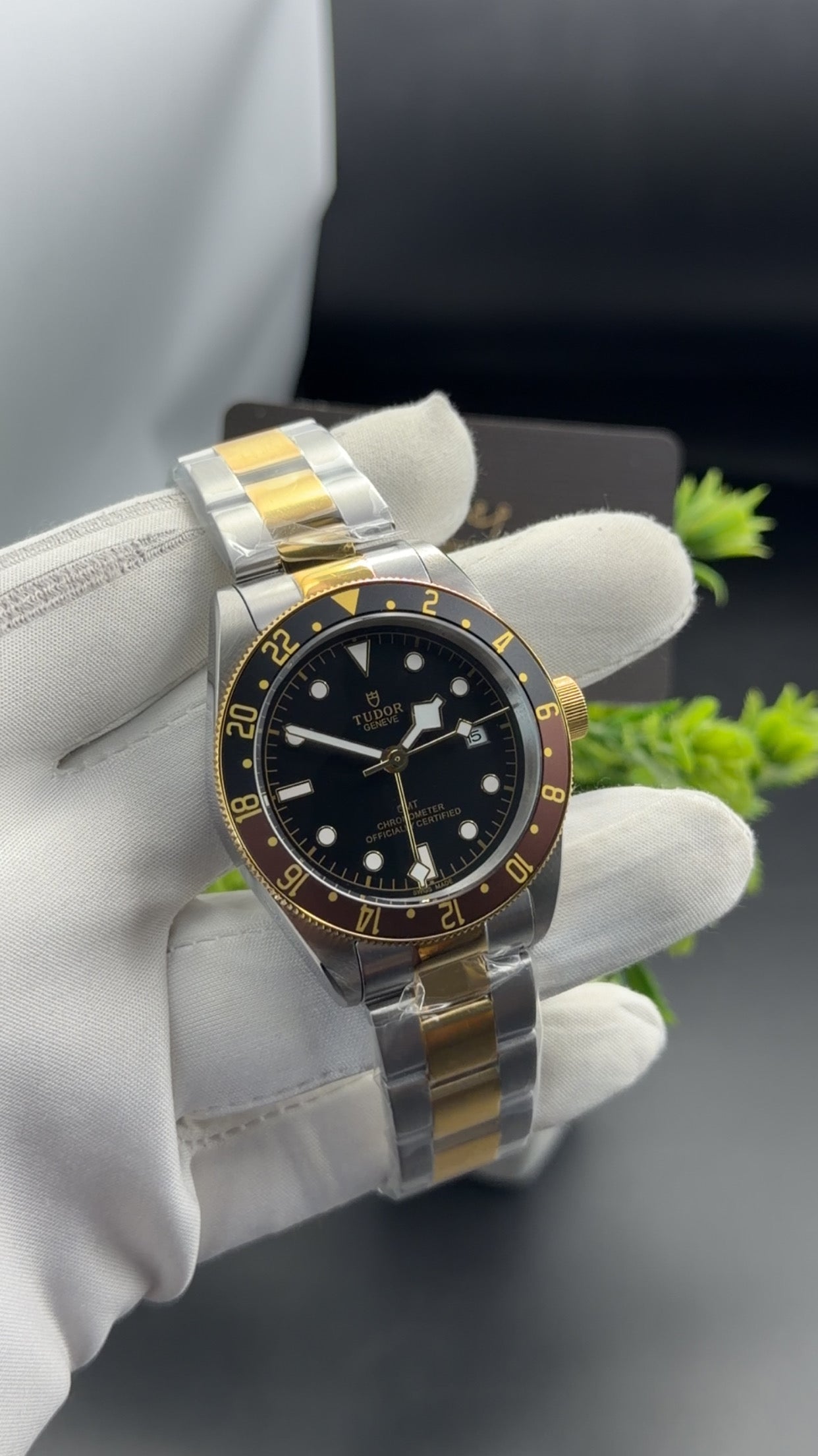 Yellow Gold two tone with Black dial🔥
