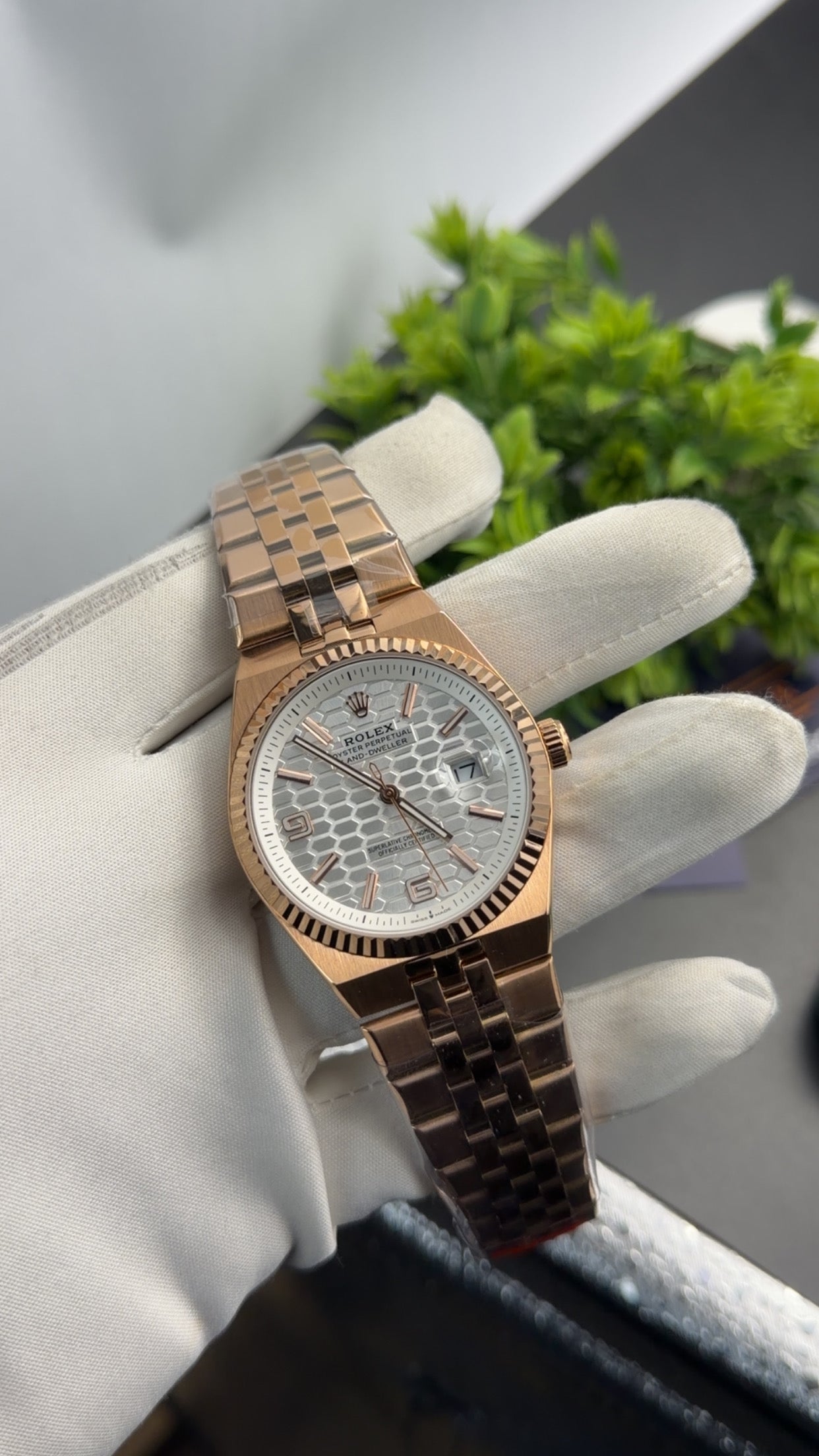 Rose Gold with white dial 🔥