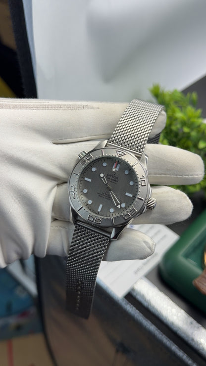 Silver with grey dial🔥