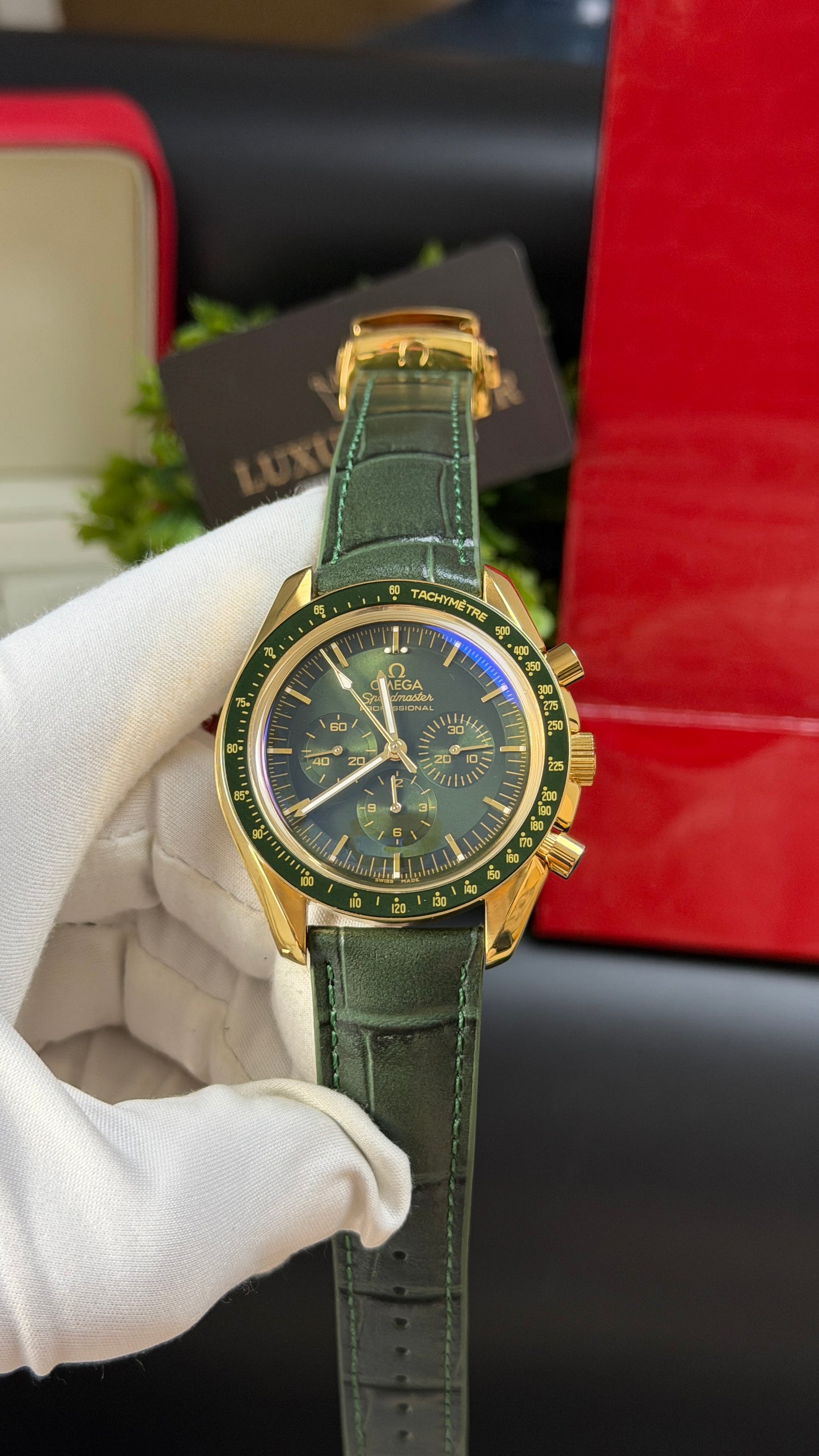 Yellow Gold with Olive Green Dial.