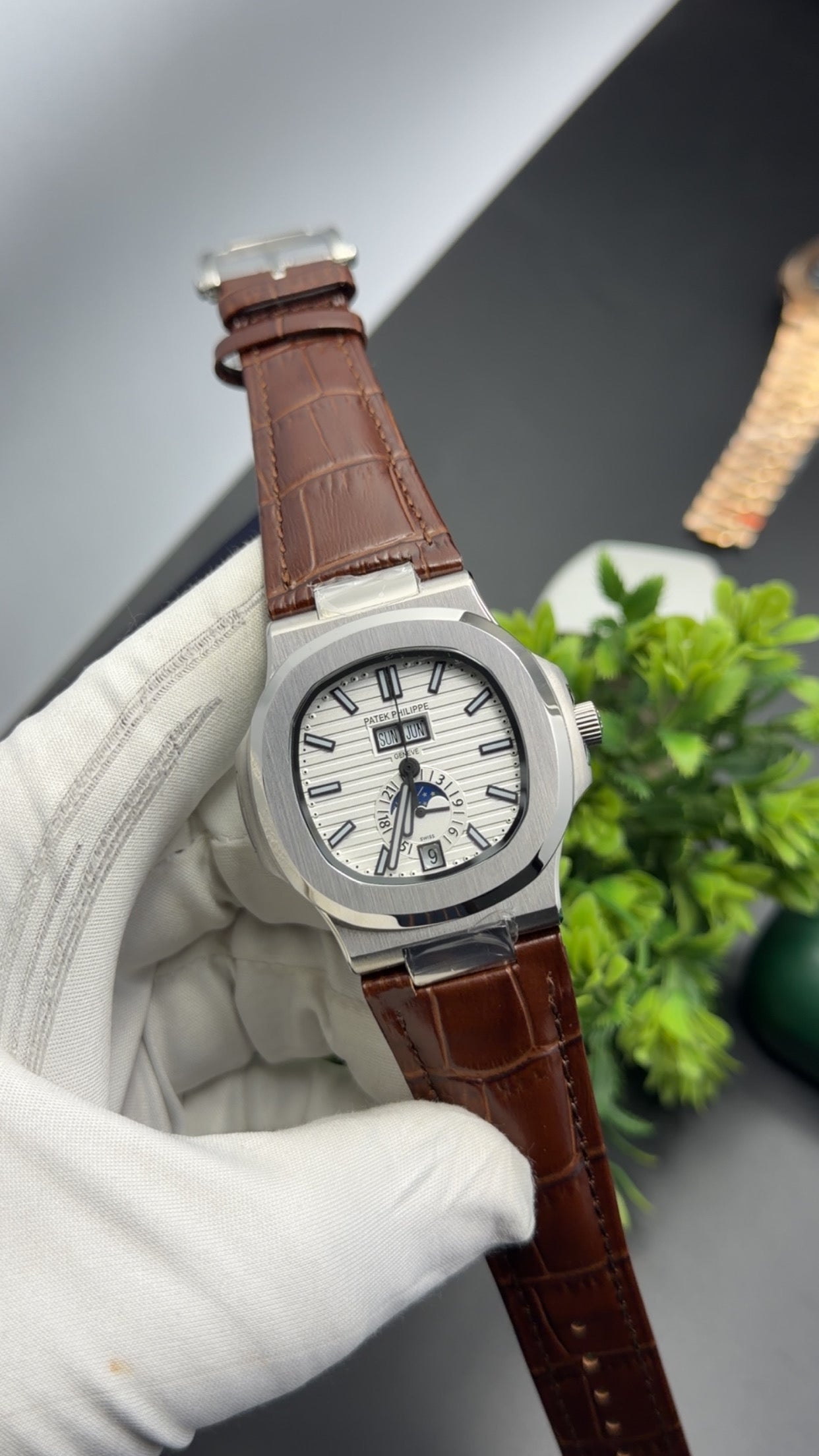 Silver with white dial🔥