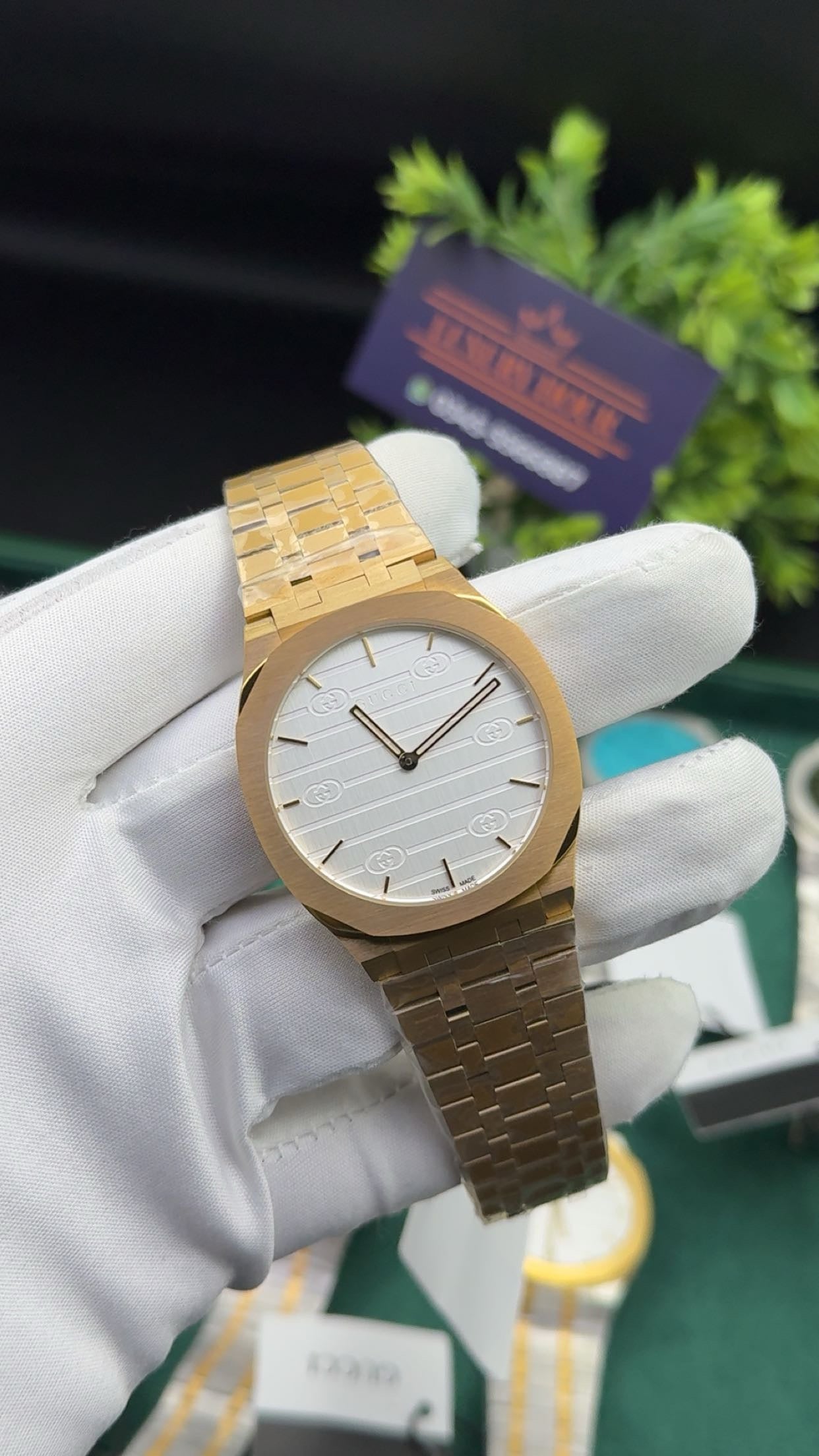 Yellow gold with white dial