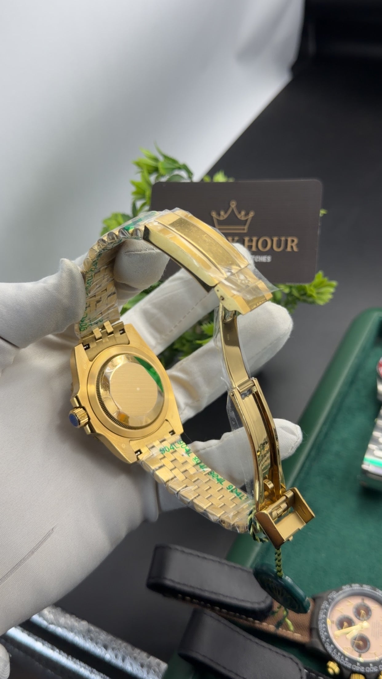 Yellow Gold with black dial🔥