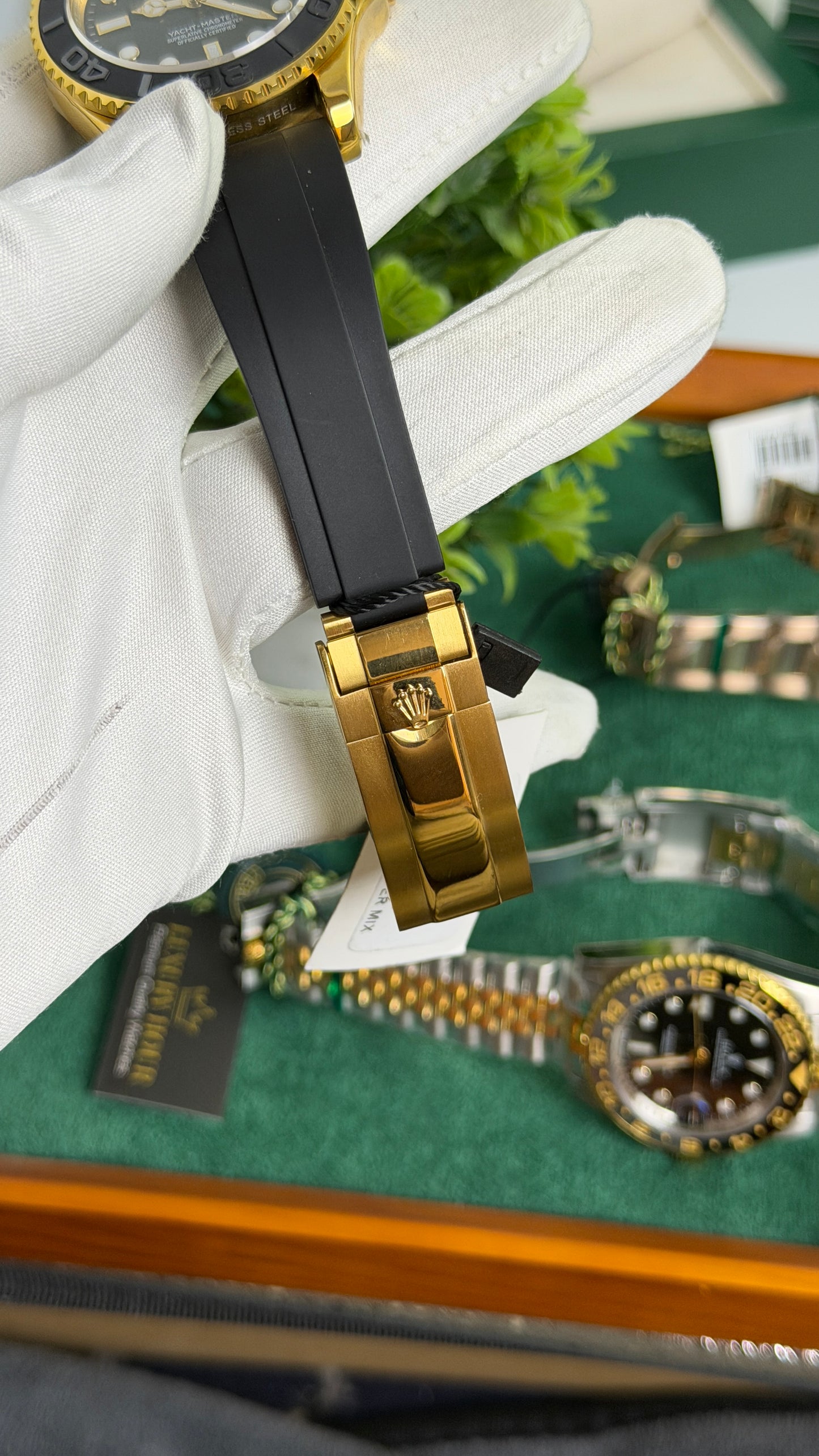 Yellow Gold with Black Dial🔥