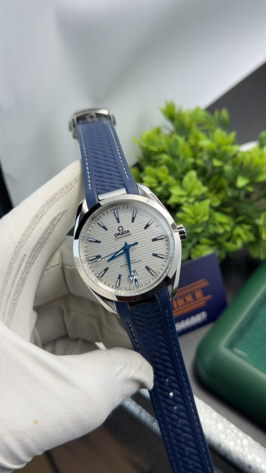 Silver with white dial🔥