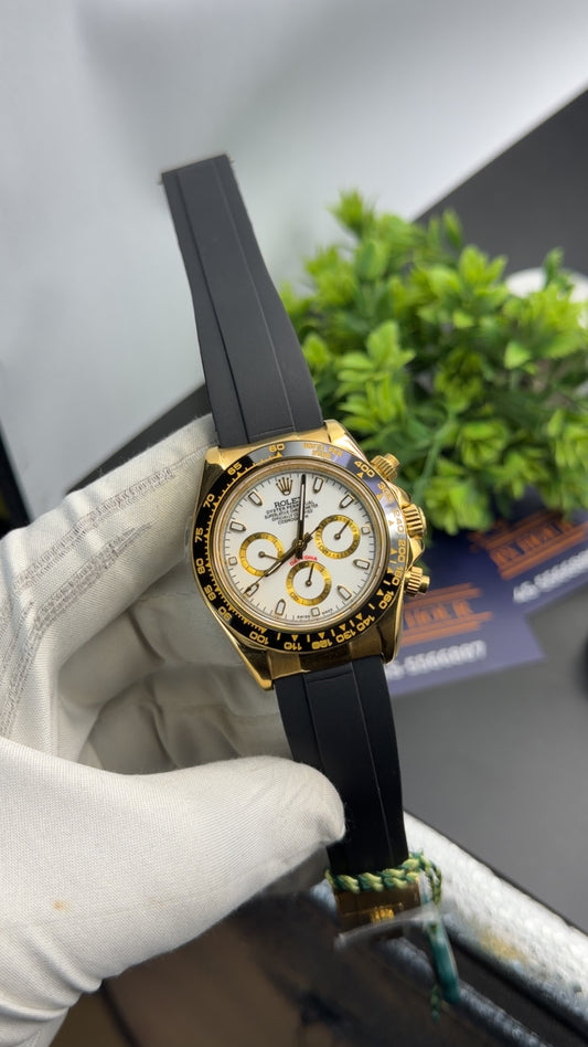 Yellow Gold with white dial 🔥