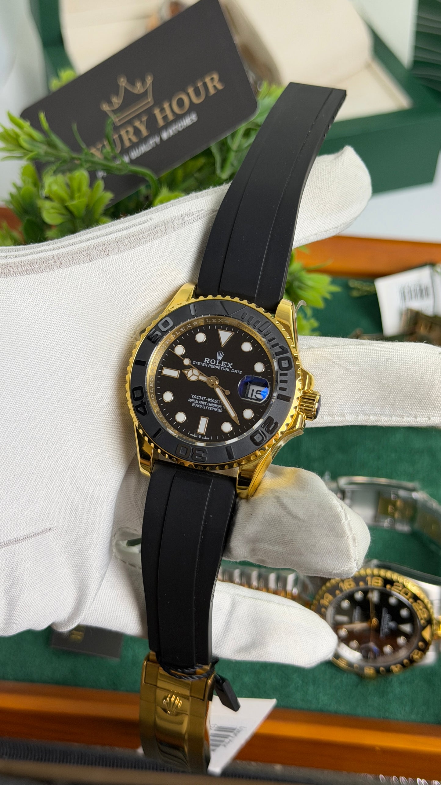 Yellow Gold with Black Dial🔥