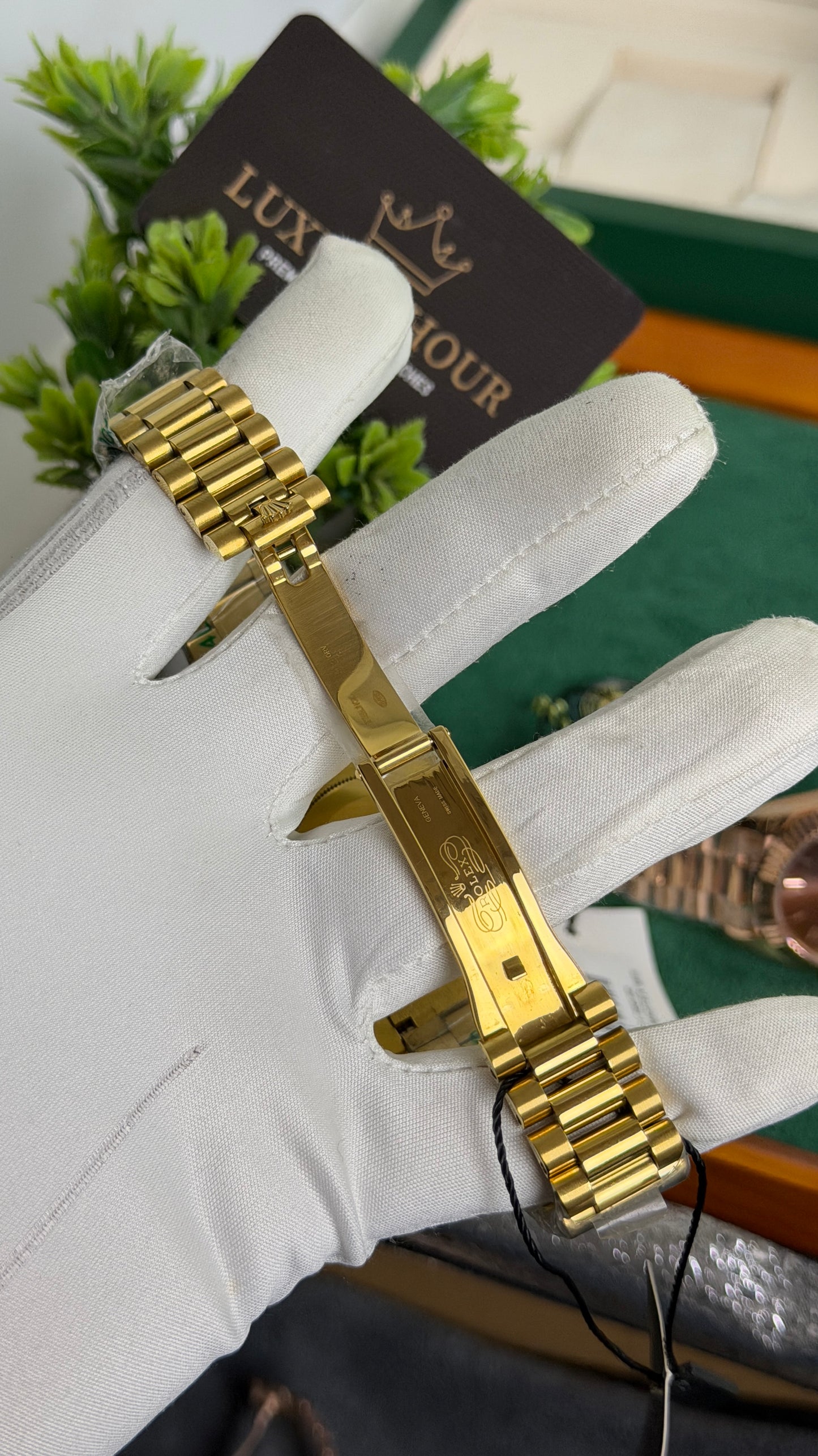 Yellow Gold with Green Dial🔥