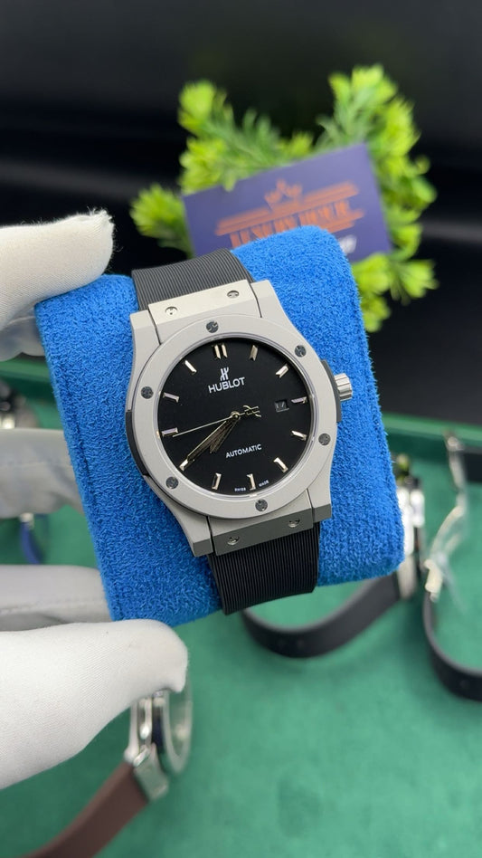 Matt silver with black dial