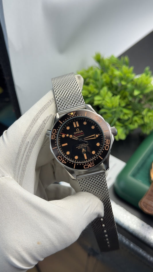 Silver with black dial🔥