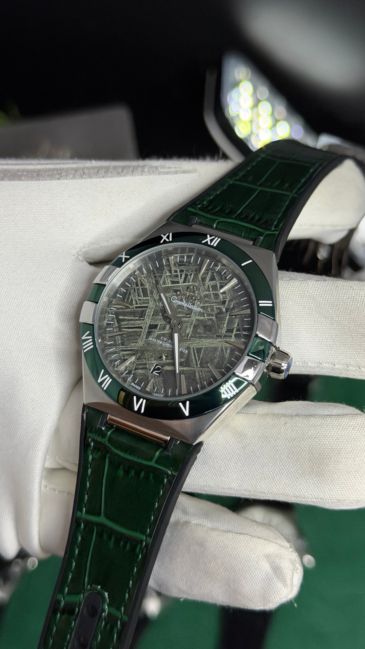 Silver with Green Leaf Dial (M NO:136)