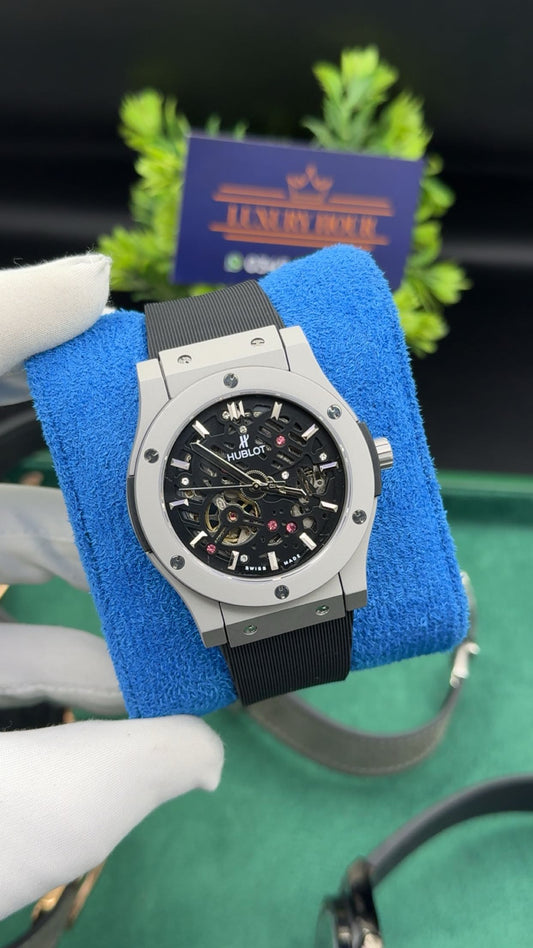 Matt silver with black dial