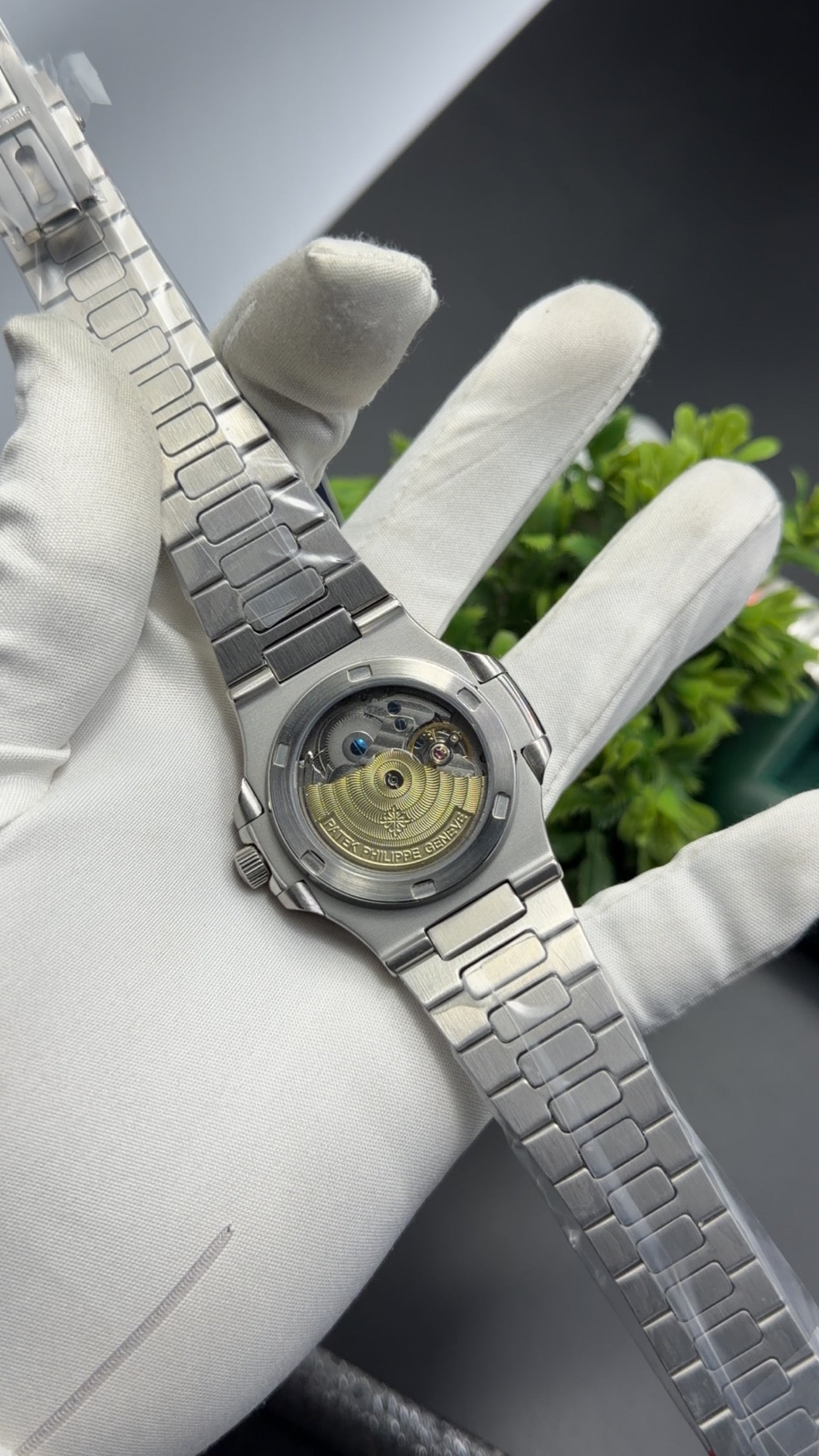 Silver with white dial🔥