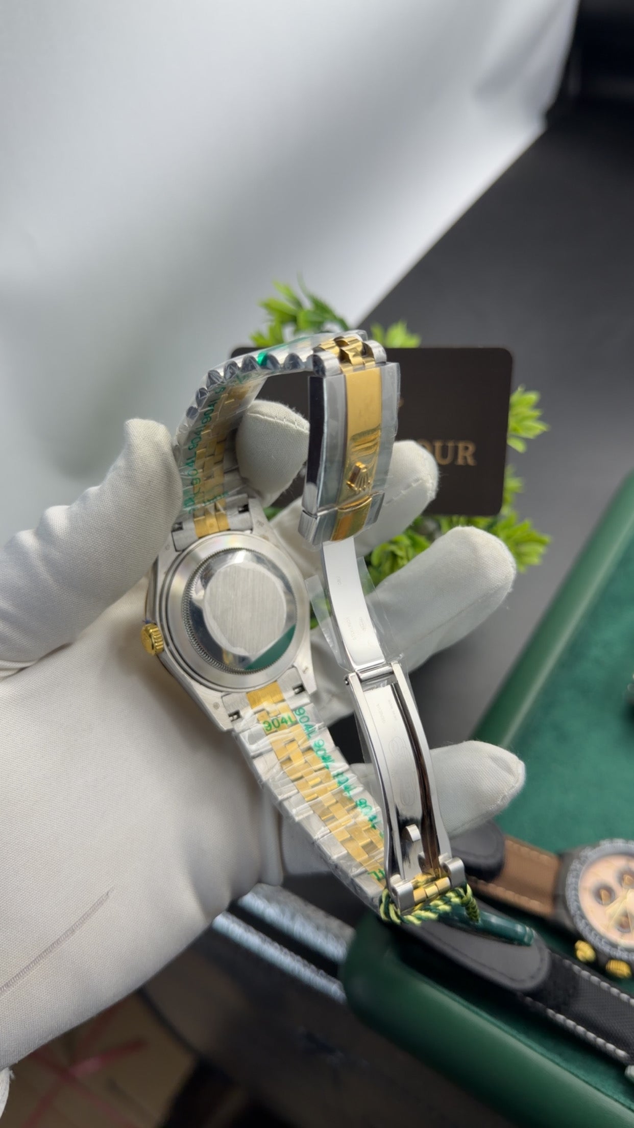 Yellow Gold two tone with white dial🔥