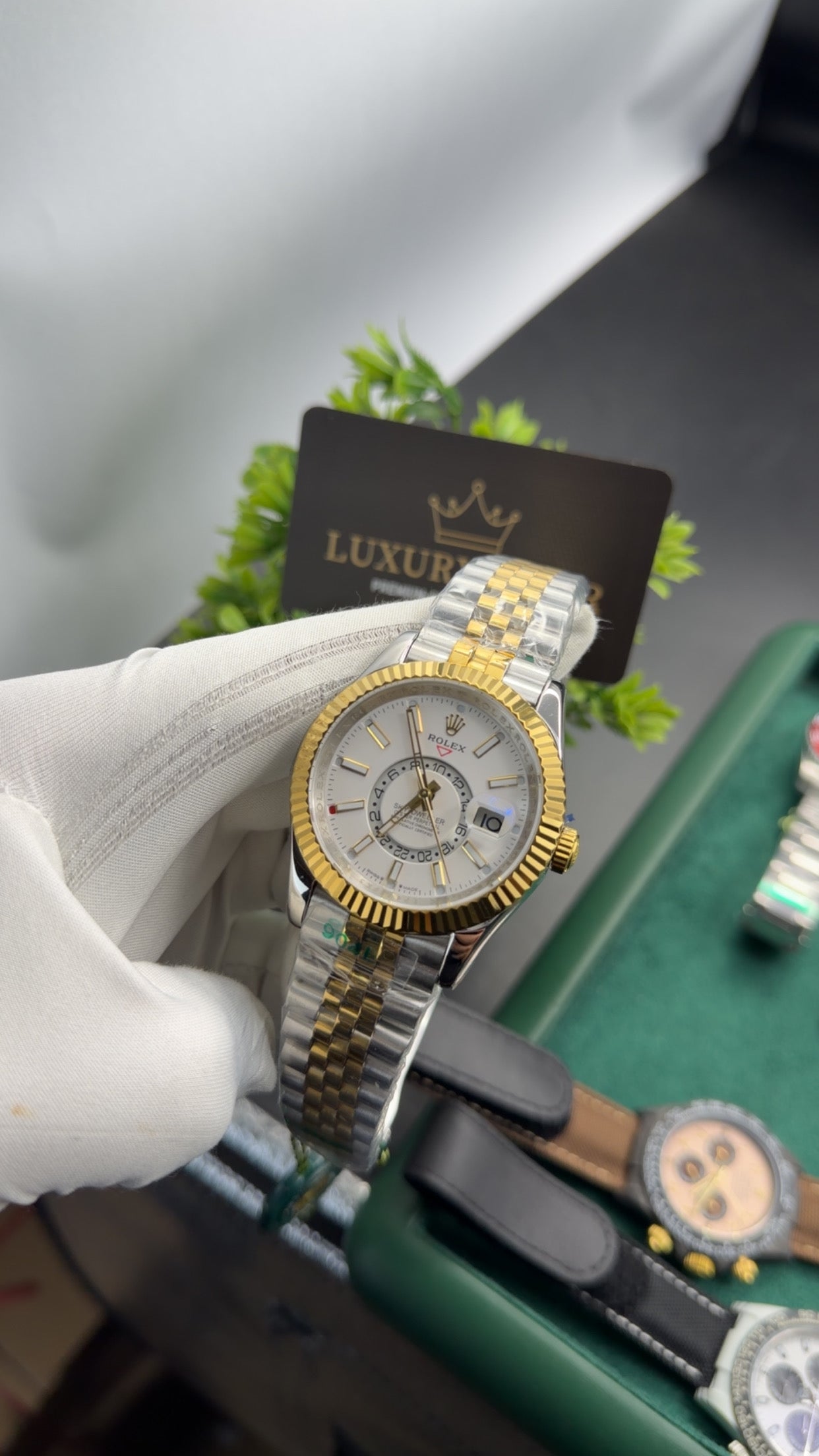 Yellow Gold two tone with white dial🔥