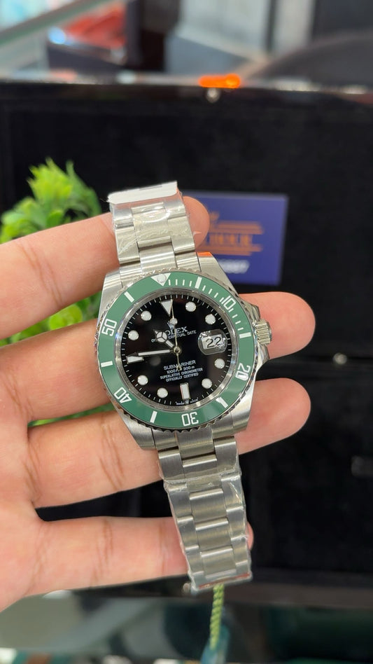 Submariner starbucks