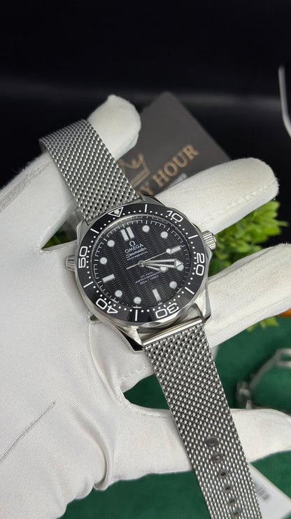 Silver with Black Dial (M NO:136)
