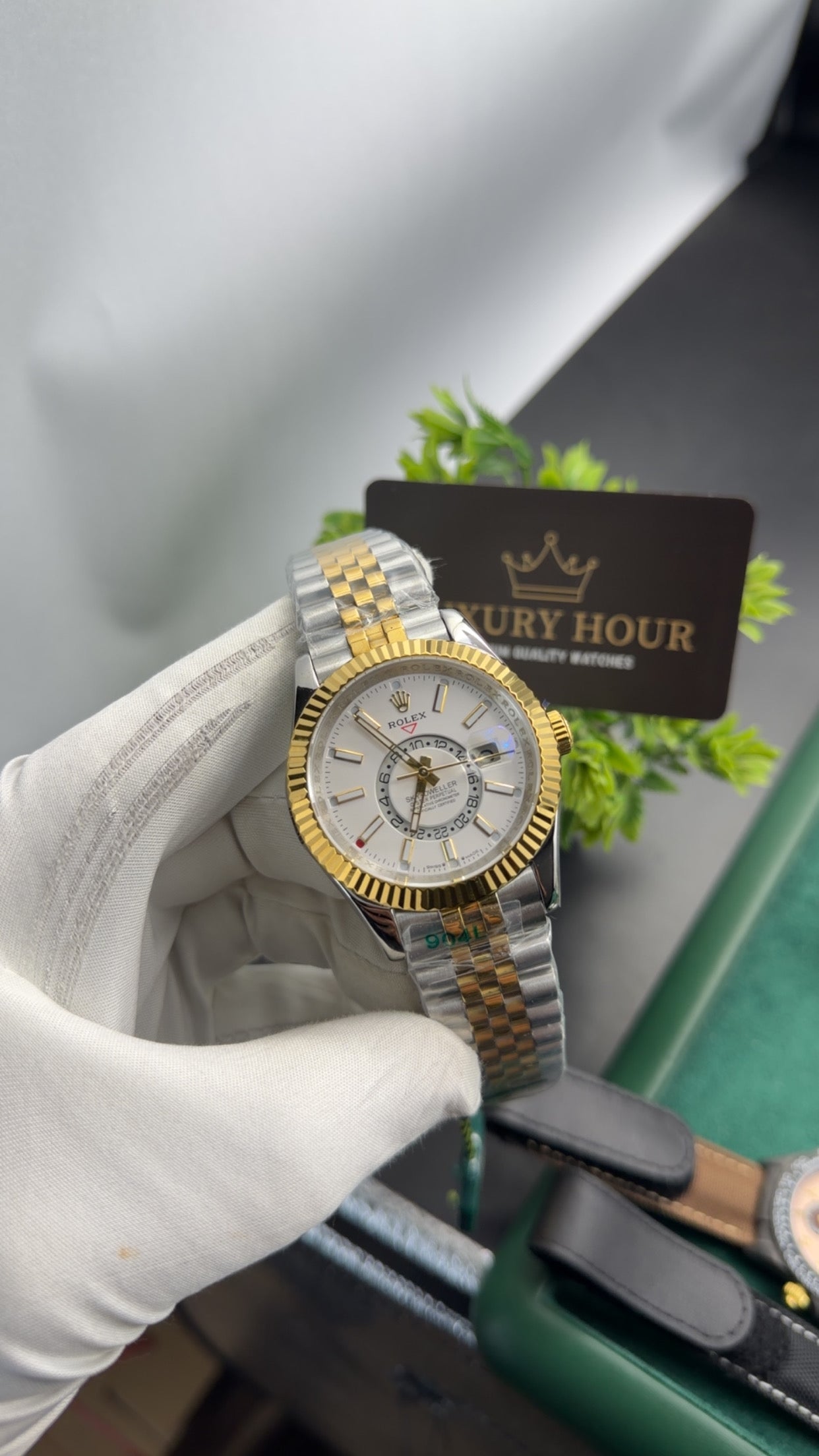 Yellow Gold two tone with white dial🔥