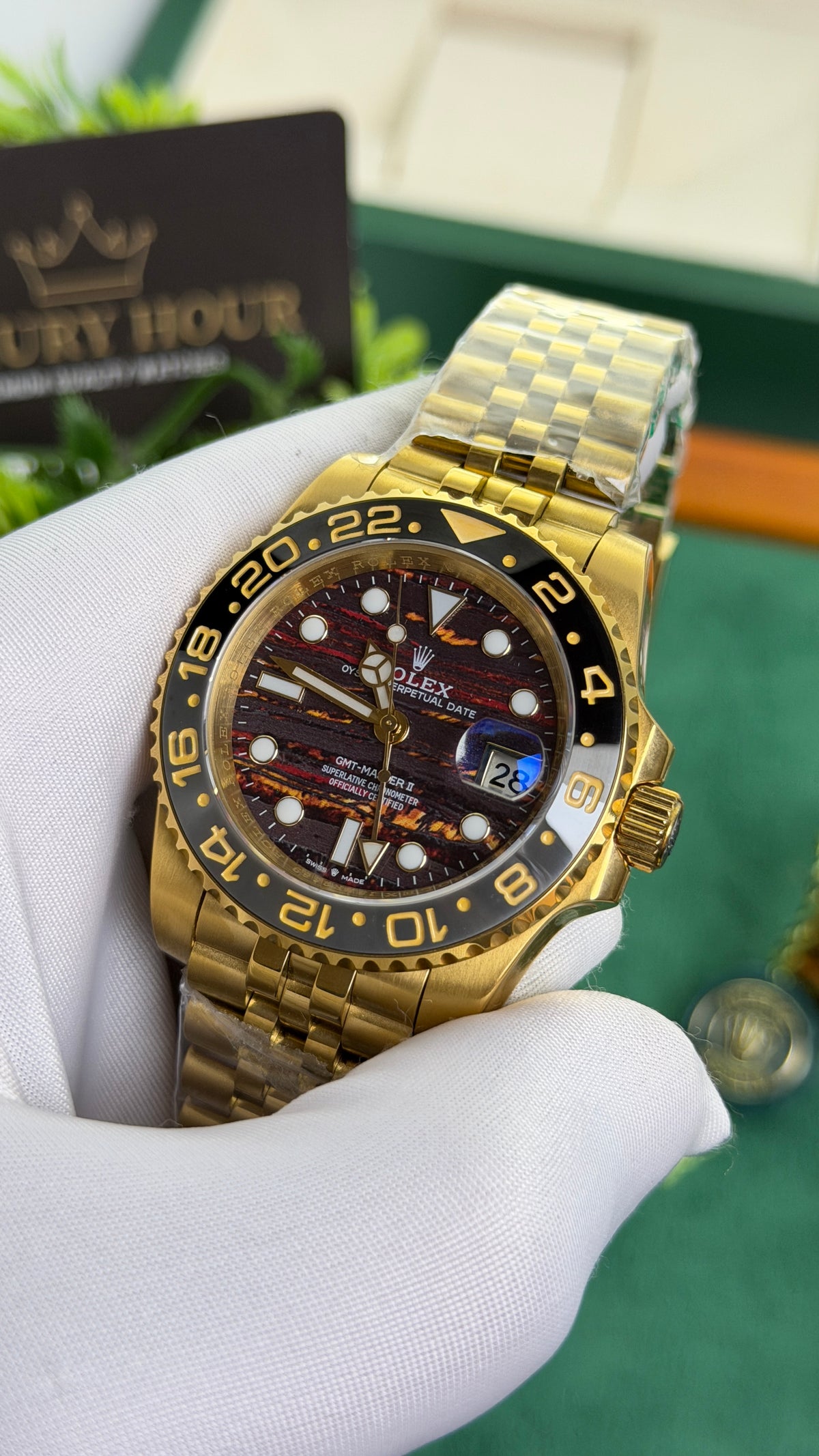 Yellow Gold with Marble Dial.