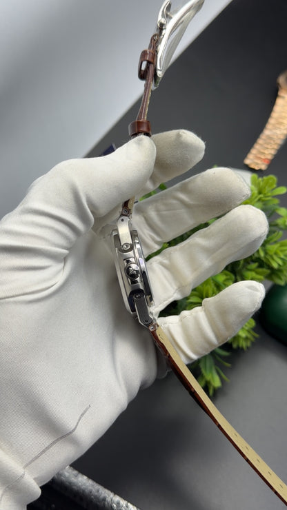 Silver with white dial🔥