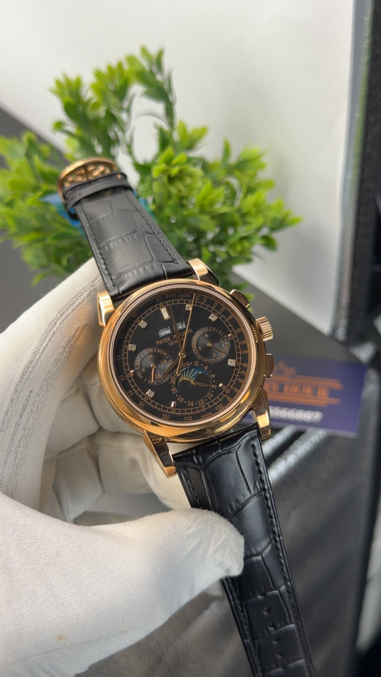 Golden with black dial🔥