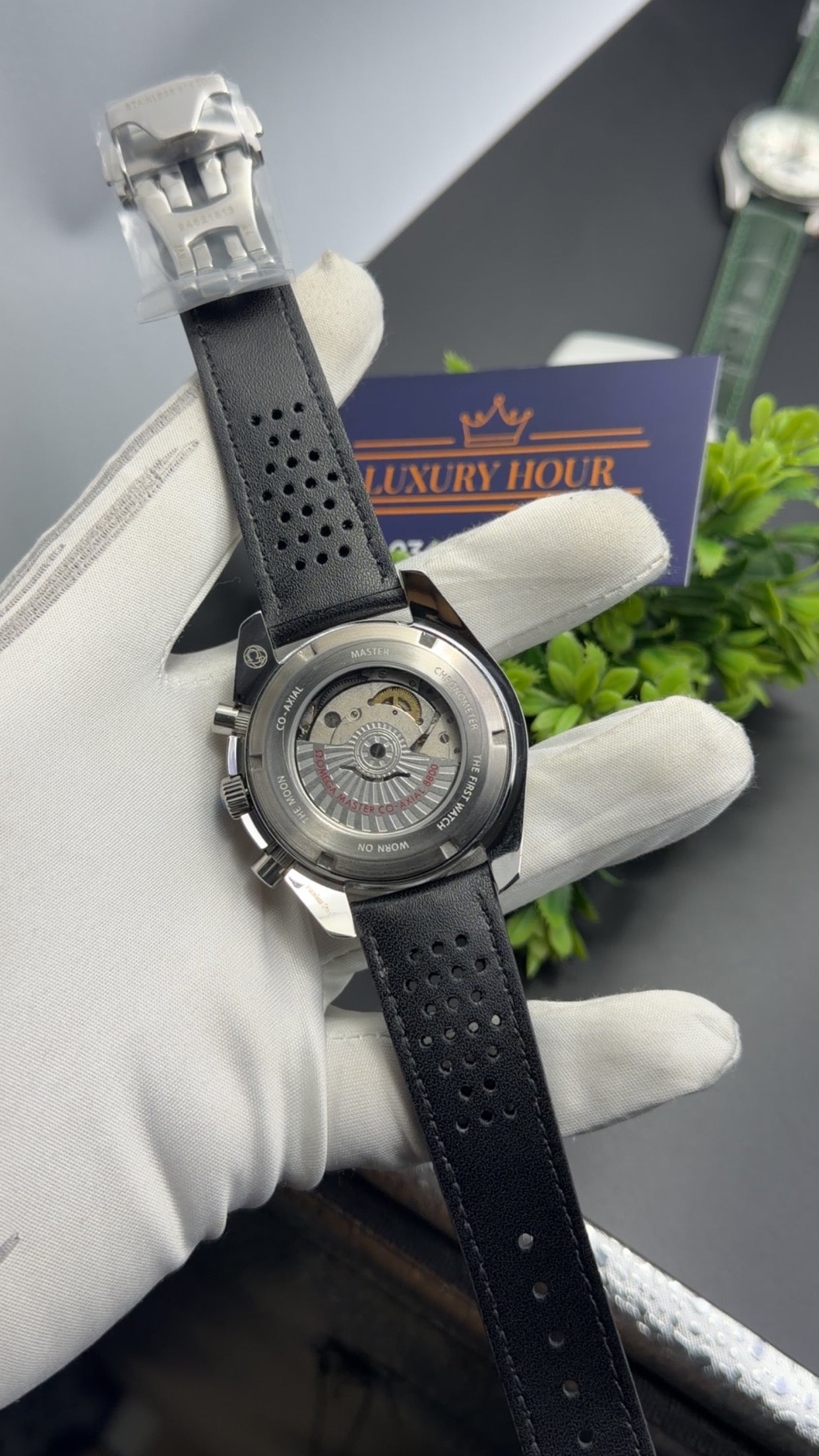 Silver with white dial 🔥